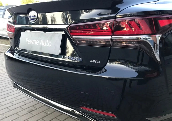 Lexus LS cena 250000 przebieg: 117800, rok produkcji 2017 z Hajnówka małe 742